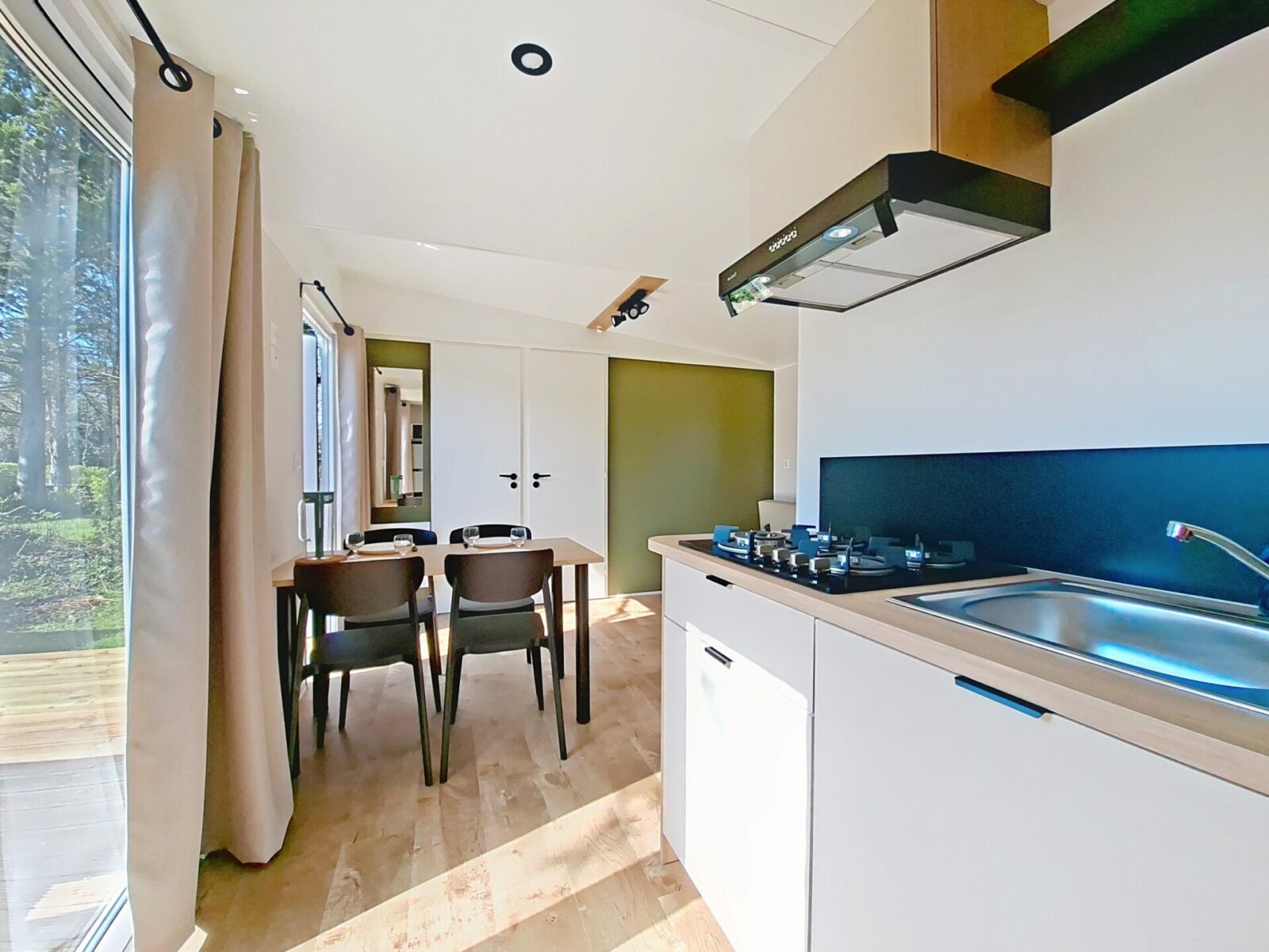 Camping Les Pieds Dans Leau Camping Familiale A Crozon Mh 14 00007