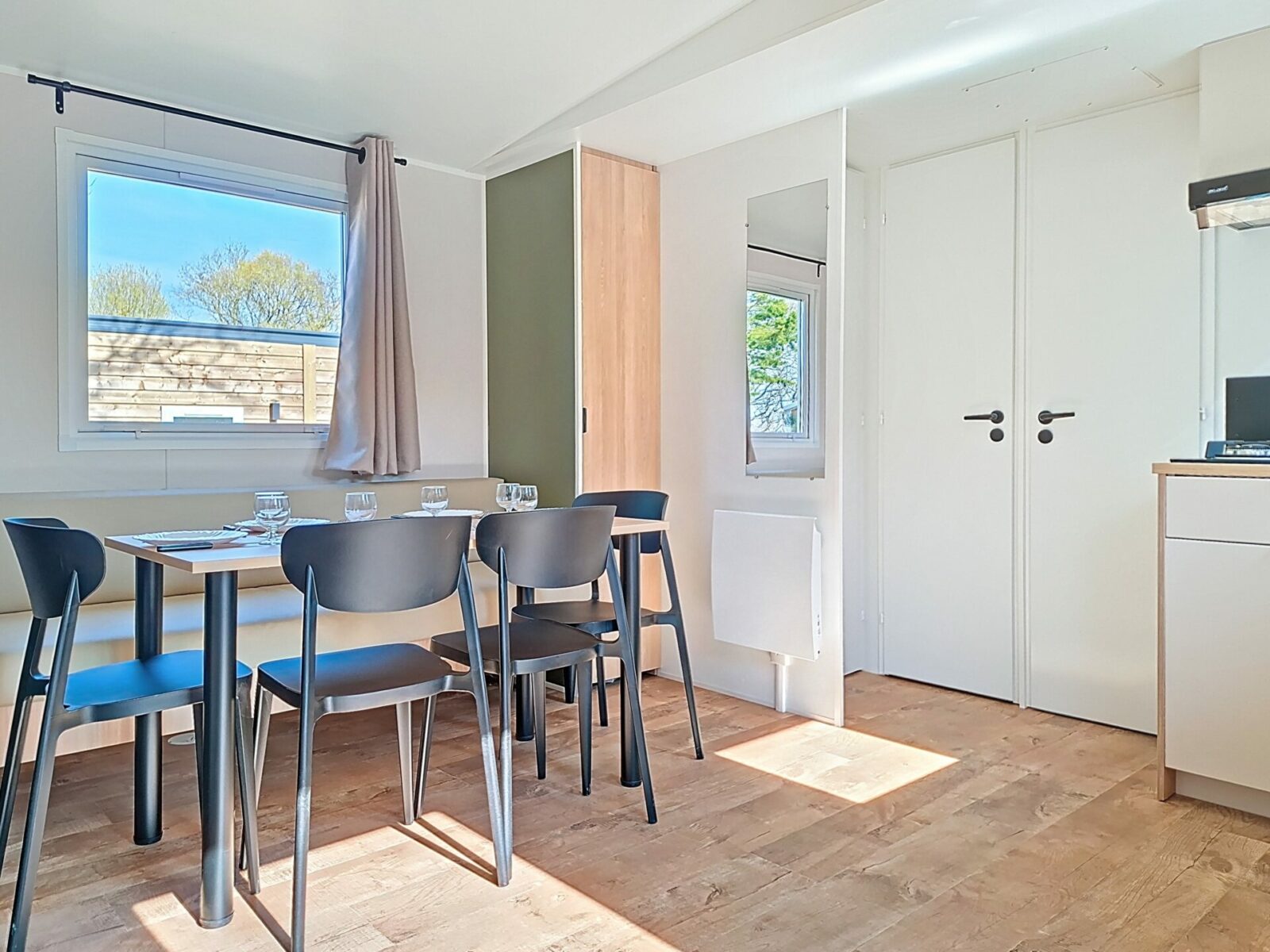 Camping Les Pieds Dans Leau Camping Familiale A Crozon Mh12 00007