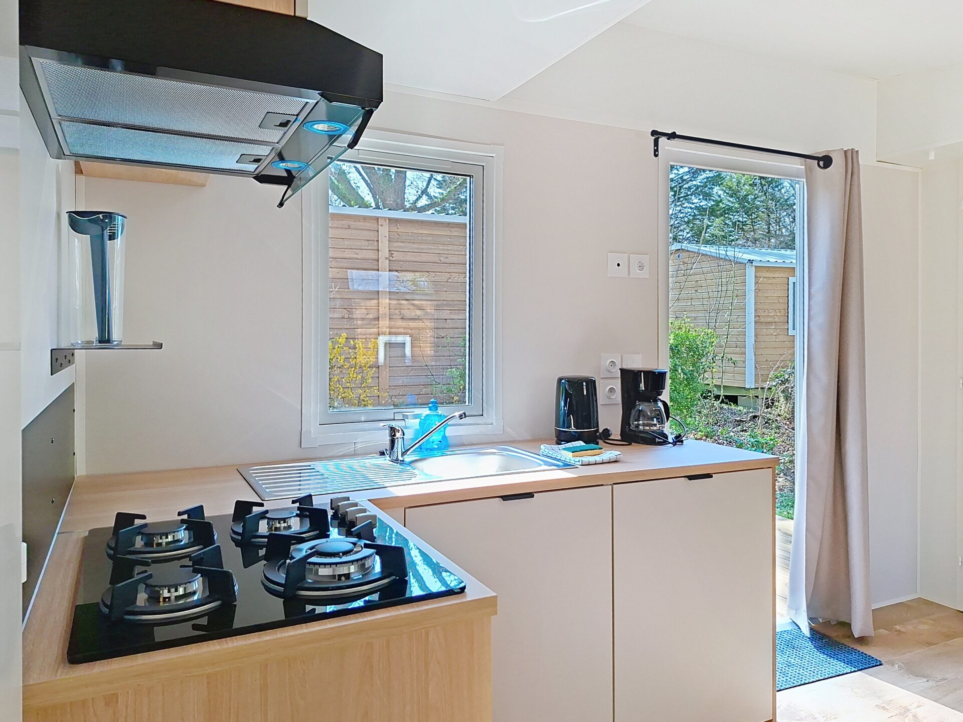 Camping Les Pieds Dans Leau Camping Familiale A Crozon Mh12 00009